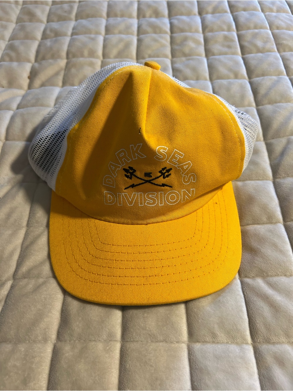 Dark Seas Division Yellow & White Mesh Trucker Hat